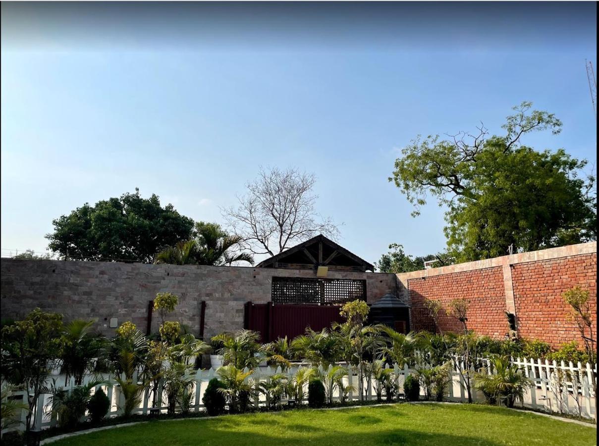 Yashmay Villa Club & Resort Gonda 외부 사진