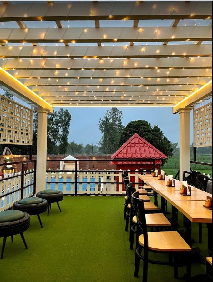 Yashmay Villa Club & Resort Gonda 외부 사진