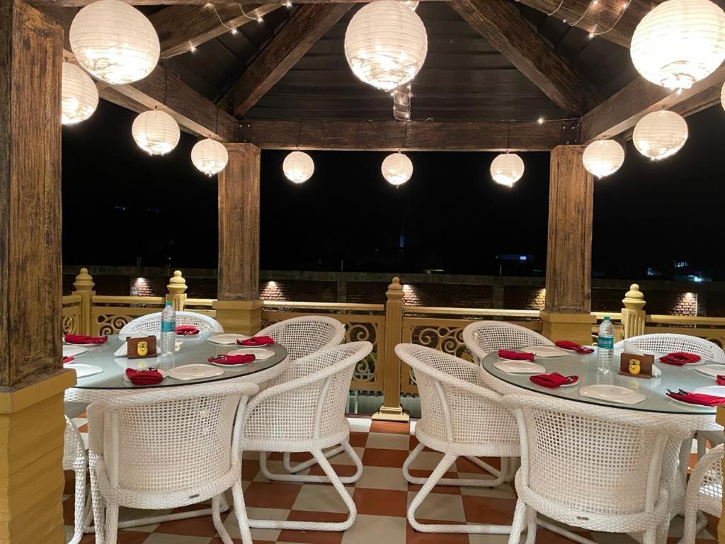 Yashmay Villa Club & Resort Gonda 외부 사진