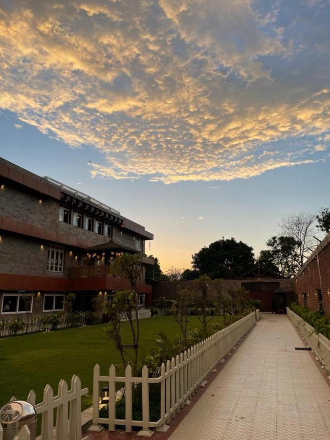 Yashmay Villa Club & Resort Gonda 외부 사진