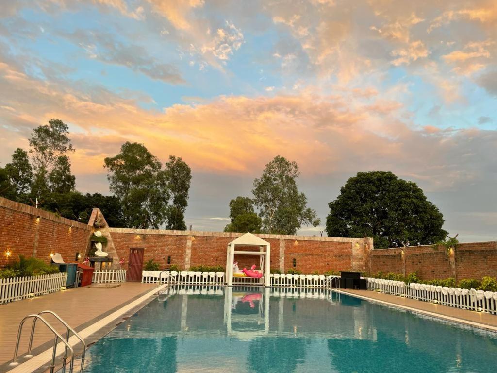 Yashmay Villa Club & Resort Gonda 외부 사진