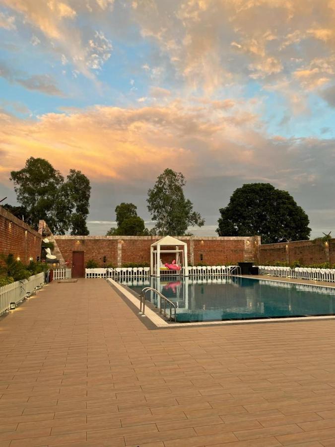 Yashmay Villa Club & Resort Gonda 외부 사진